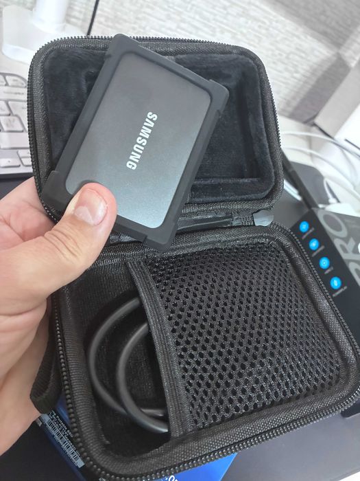 Внешний накопитель Samsung T7 1TB