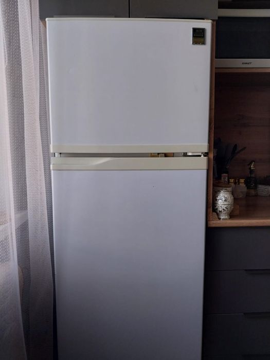 Продам холодильник