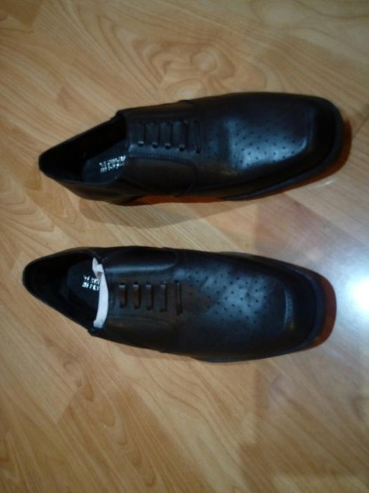 Обувки официални и работни