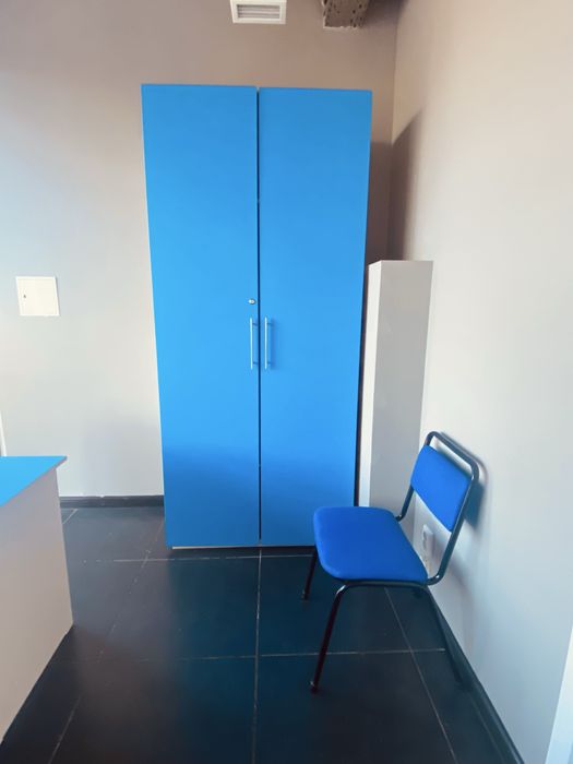 Шкаф, тумбочка, 2 стола, стеклянный стол