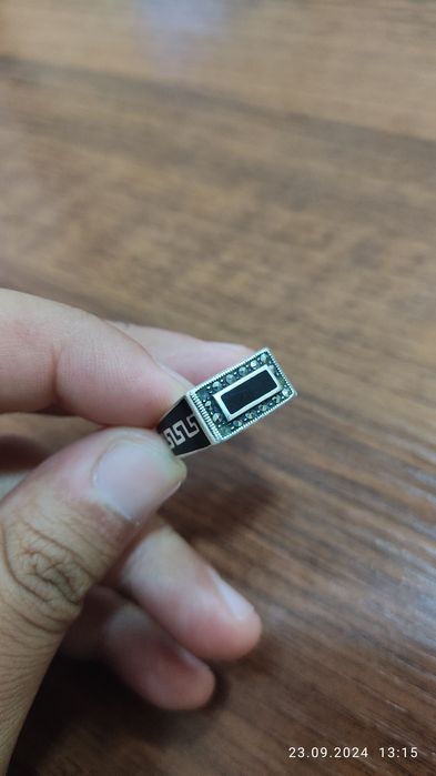 Kumush uzuk sotiladi