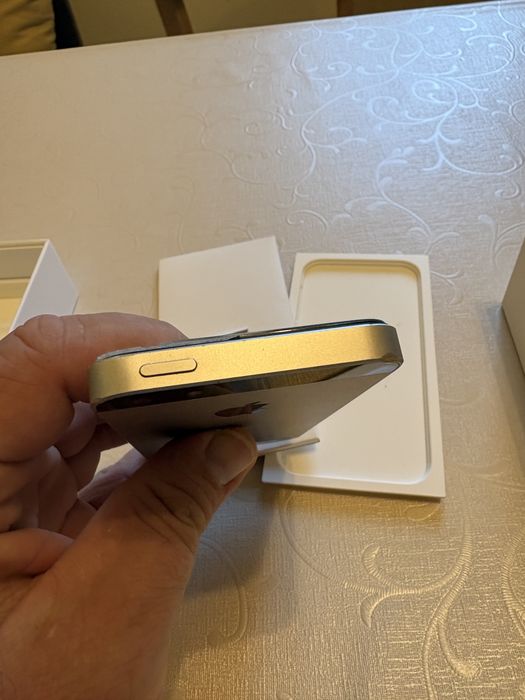 Iphone se 32gb за части