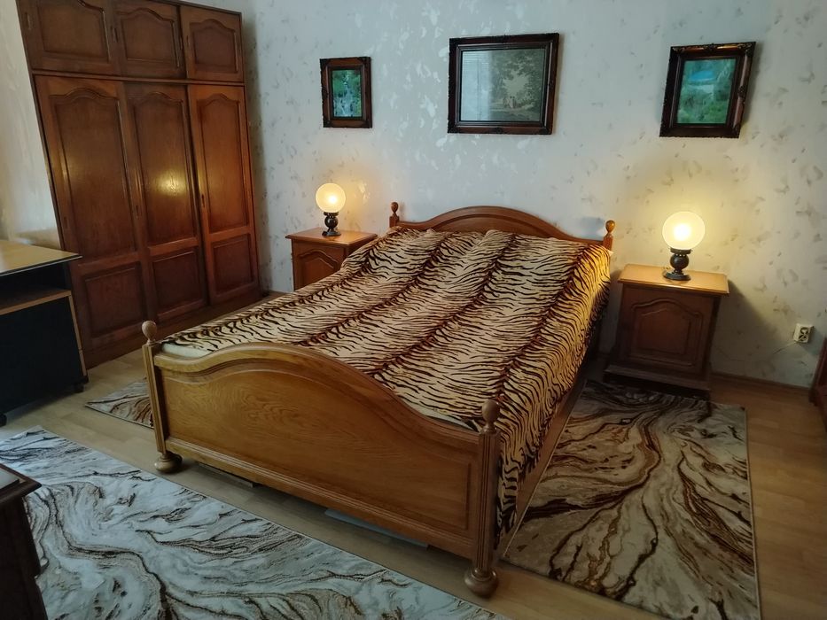 Închiriez etaj vila