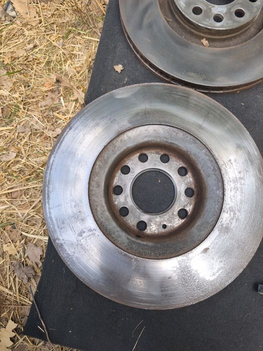 Комплект предни спирачни апарати с дискове за Ауди А4 Б6/Б7 (3.0TDI)