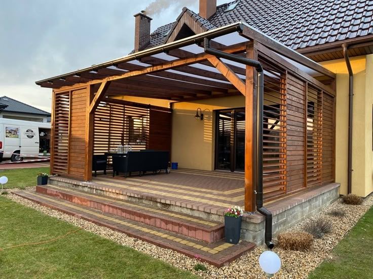 Foișoare, terase, magazii, pergole, căsuțe etc