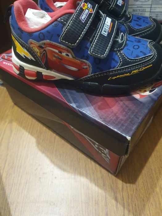 Кроссовки на мальчика р.25