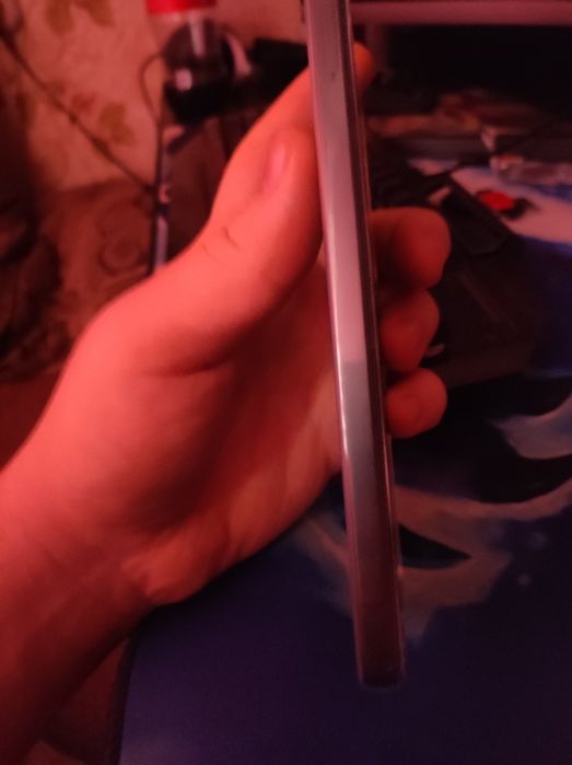 Продам смартфон Realme Z75