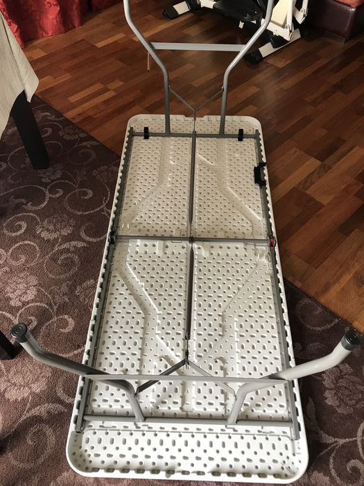 Чисто нова сгъваема маса за къмпинг или градина