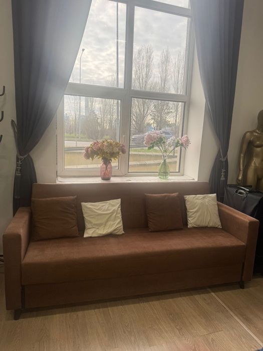 Коричневый Диван