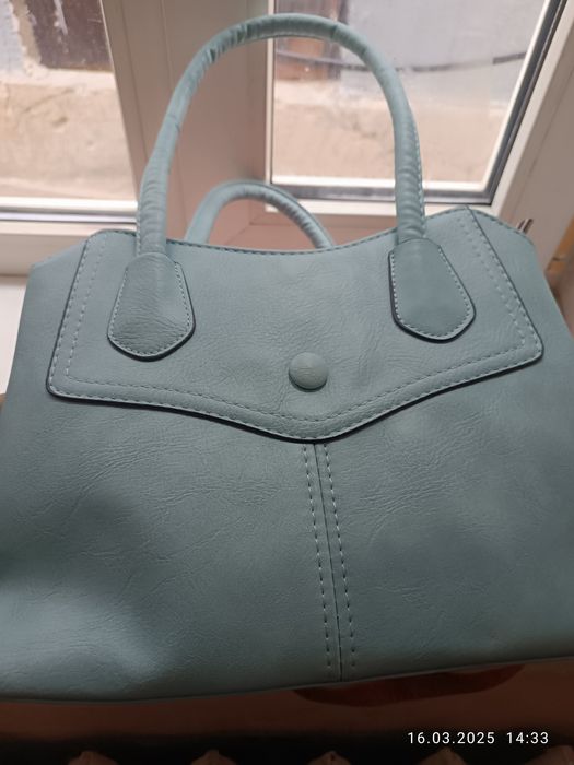 Женские сумки красные