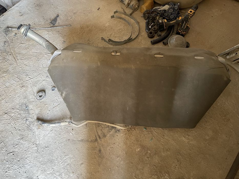 Бензобак w210 mercedes