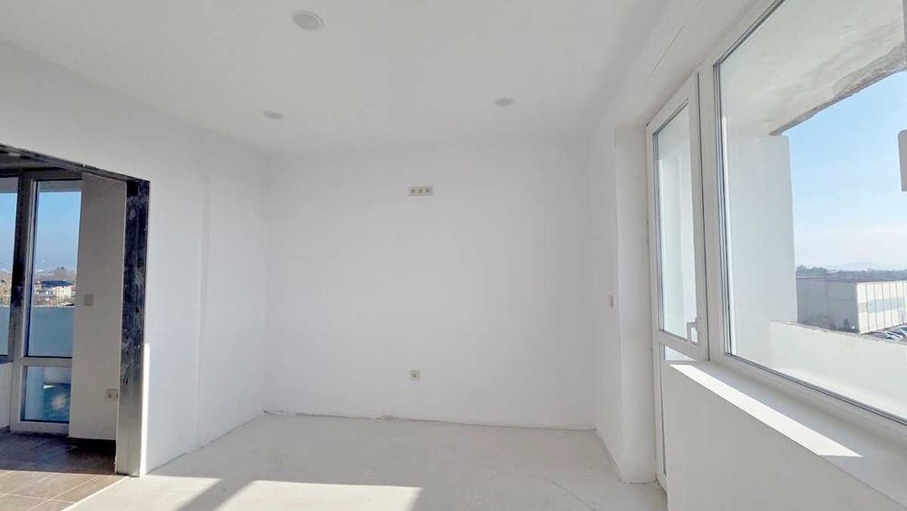 Четиристаен апартамент в Елин Пелин