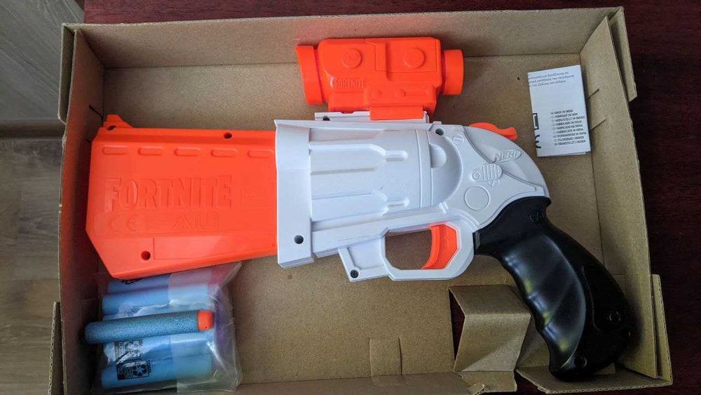 Бластер NERF FORTNITE ,новый в коробке,16 патронов