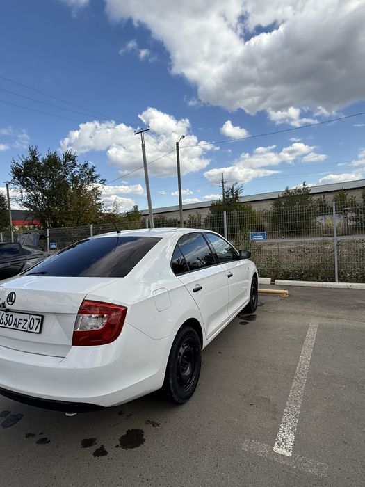 Продам шкода рапид 2013 г