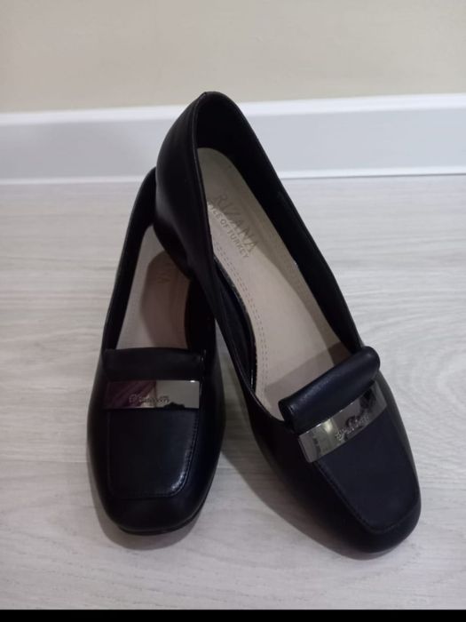 Продам черные туфли