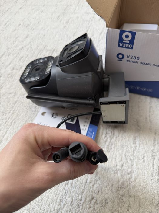 V380 4G/Wi-Fi Smart Camera