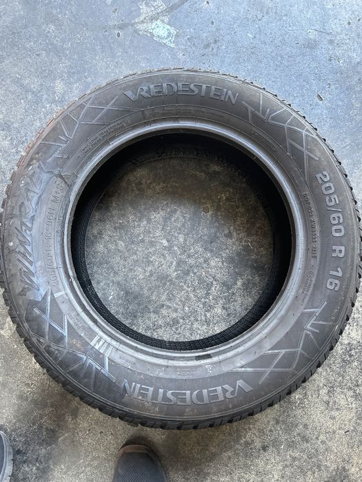 205/60/16 Vredestein M+S