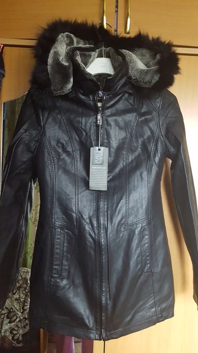 Куртки для девочек 42-44