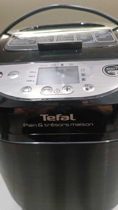 Хлебопекарна Tefal 700W, 22 програми, черна