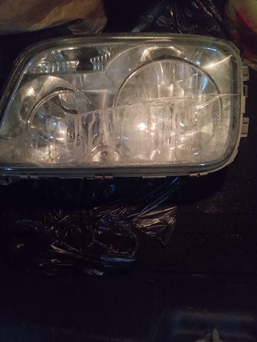 Фара передняя Mersedes Actros