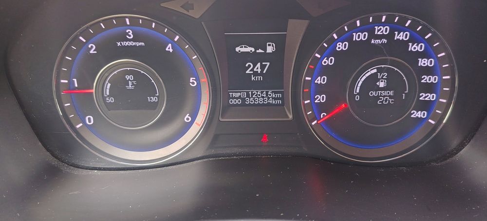 HYUNDAI i40 2013 — imagine 3
