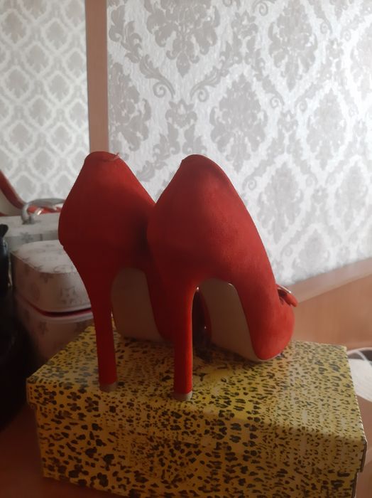 Продам боссоножки замшевые