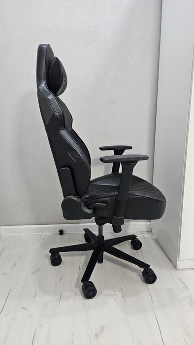 Продам игровое кресло Cougar Nxsys Aero