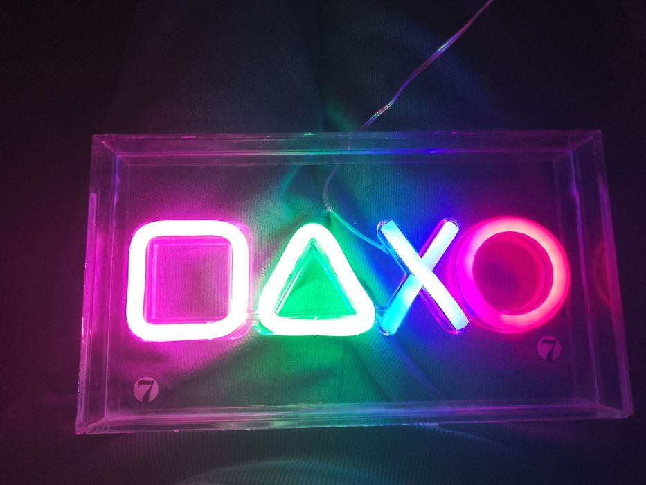 Vând  o lampă cu ps 4