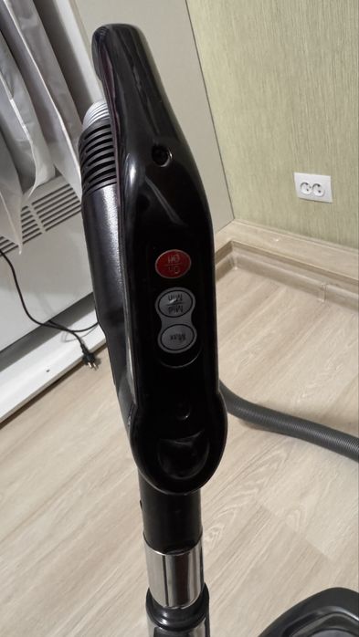 Пылесос Samsung SC18M31COHG