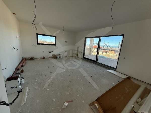 Продава се Къща в с. Брестник, Област Пловдив - 240 кв.м за 1512 €/кв.м - Снимка #2