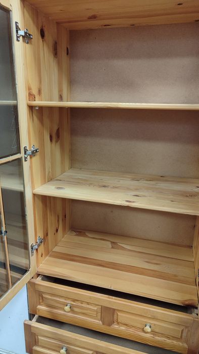 Шкаф витрина масивно дърво 2 броя