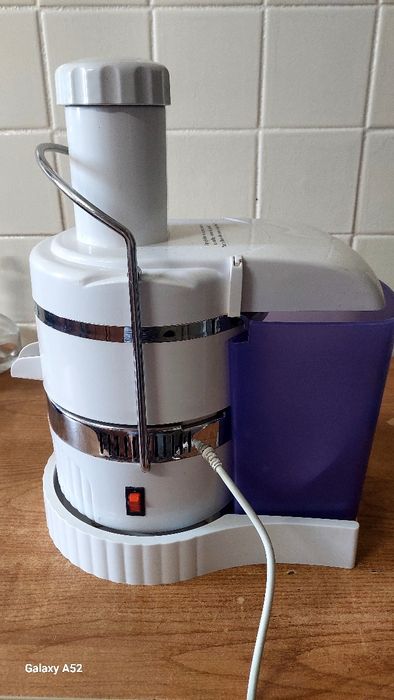 Соковыжималка продам