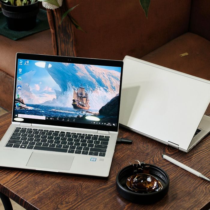 Vand laptop sau schimb cu iphone