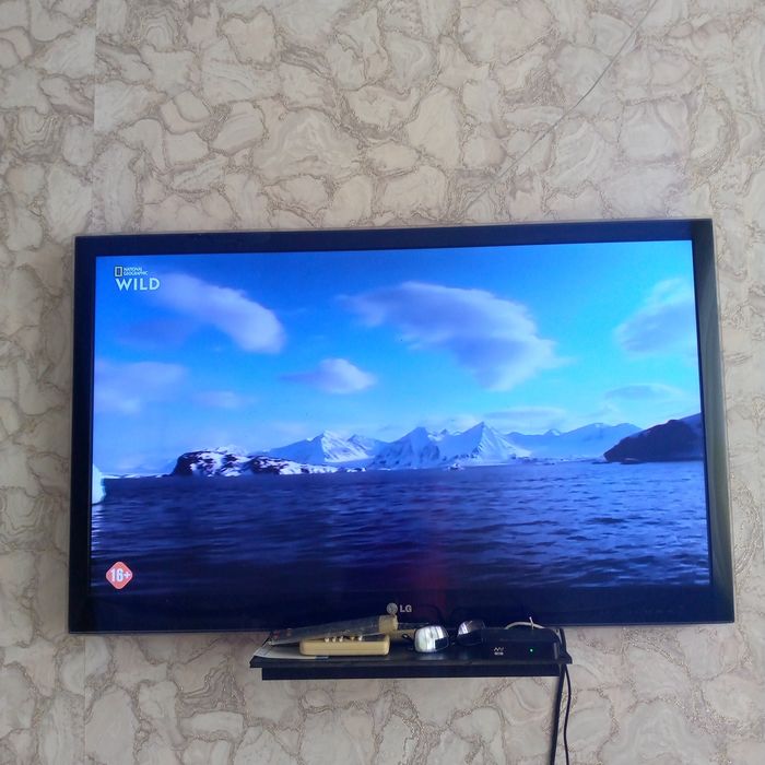 Телевизор  3 D - LG