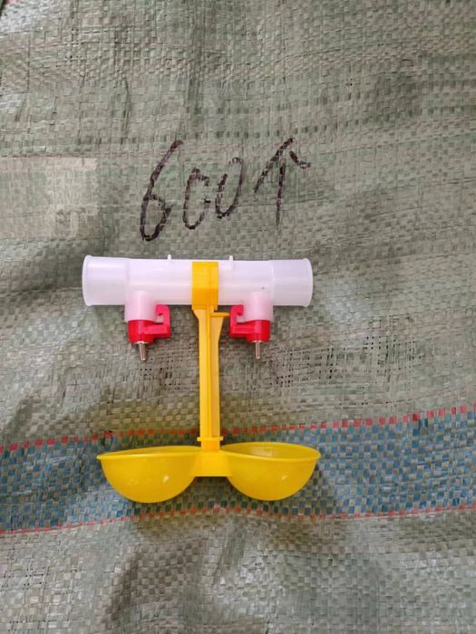 Ниппельные поилки двойные