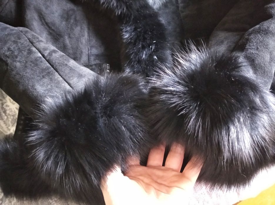 Дубленка с песцовым воротником