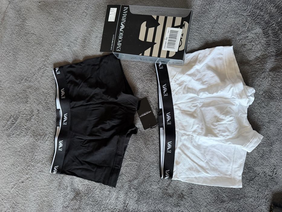 Emporio Armani set 2 boxeri barbatesti alb-negru cu logo brand scris mic marimea S noi originali