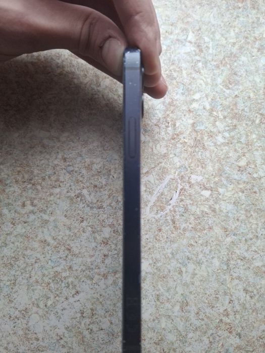 iPhone 12, продаю