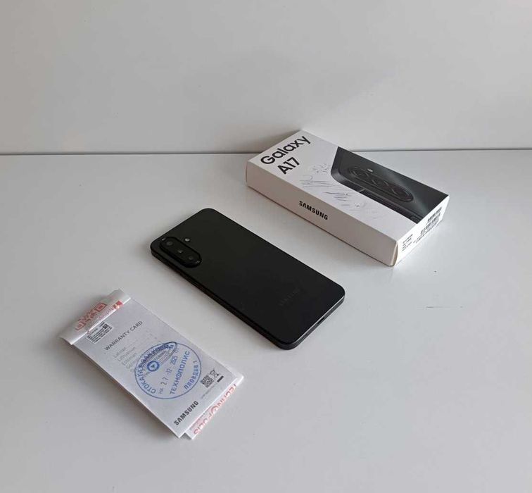 Смартфон Samsung Galaxy A17 (гаранция Технополис)