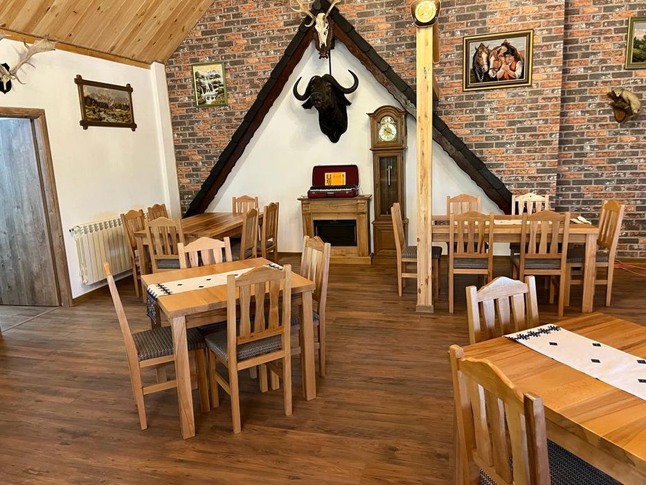 Mobiler rustic/scaune și mese din lemn masiv de fag sau stejar