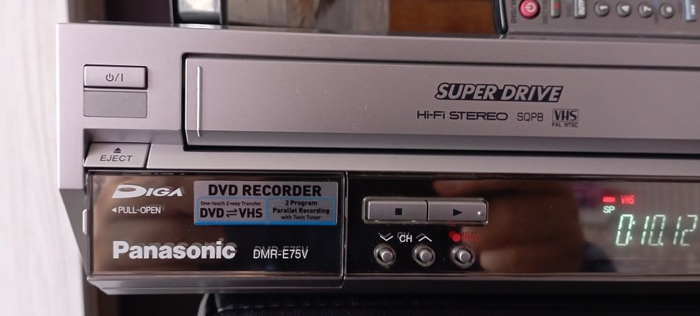 Panasonic VHS-DMR E75V DVD Записвачка!