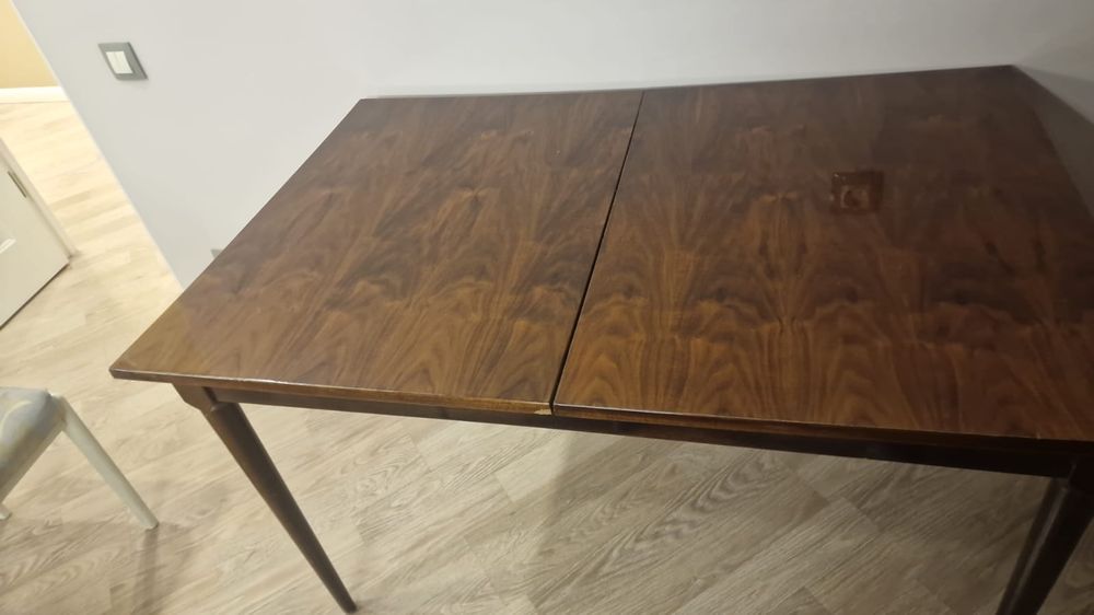 Стол деревянный, раскладной.