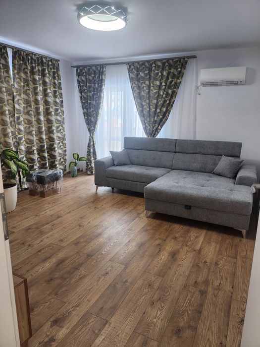 Inchiriez apartament 4 camere