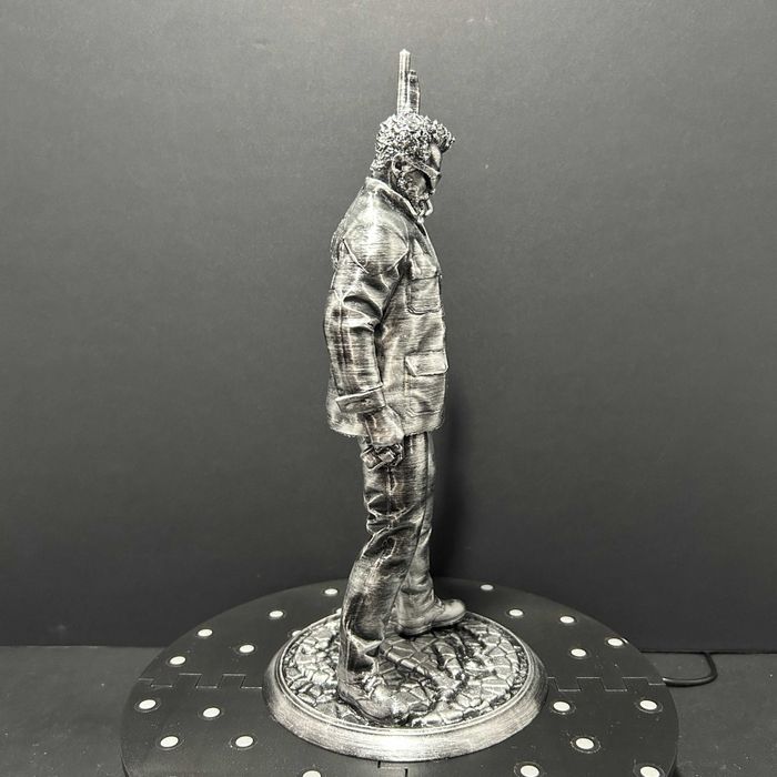 Фигурка на Терминатор на Арнолд Шварценегер