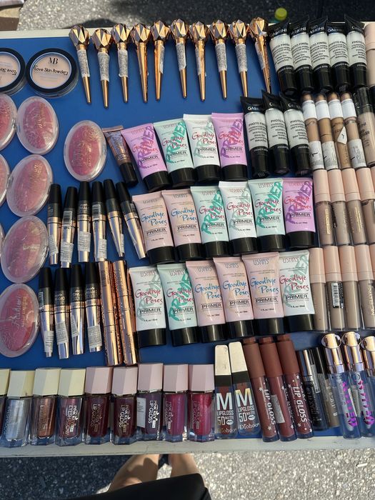 Vand lot produse cosmetice