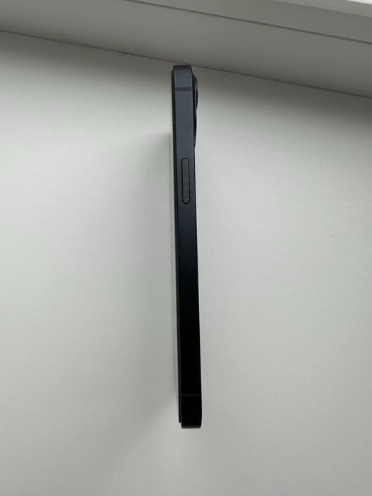 Продам Iphone 13