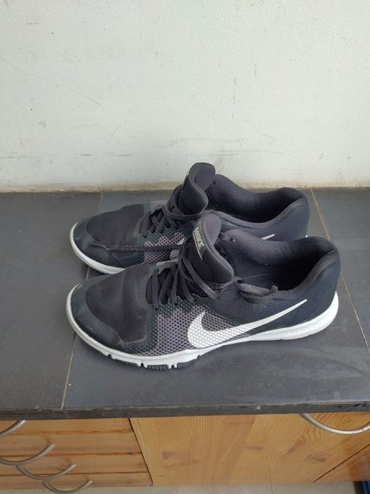 Продавам маратонки Nike training 45.5