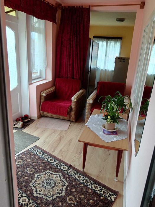 casă familială cu curte și grădină