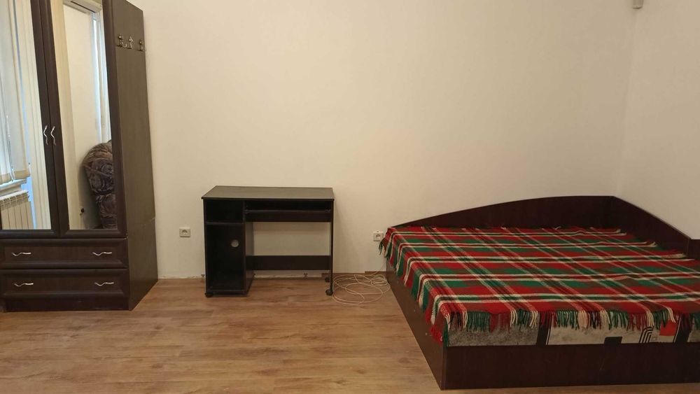 Уюутен двустаен апартамент с гараж в сърцето на София