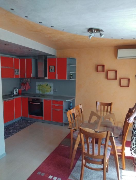 Продава етаж от къща в гр.Дупница